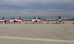 Türk Yıldızları’ndan Hürjet vurgusu