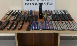 2 çocuğun üzerinden 53 kesici alet çıktı