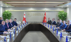 Bakan Uraloğlu, Gürcistan Altyapı Bakanı Sokhadze ile görüştü