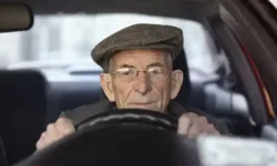 Ehliyetlere yaş sınırı geliyor: 75 yaş üzerindekiler şehir dışına araçla çıkamayacak