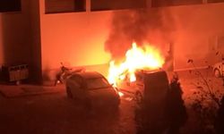 Park halindeki otomobil alev alev yandı!