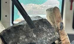 Saniyelerle kurtuldular: Minibüs faciası!