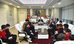 Başkan Kaya'dan öğrencilere: 'Çalışan kazanır, geleceği siz inşa edeceksiniz'