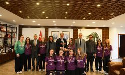 Genç sporculardan Başkan Ekim'e ziyaret