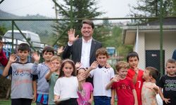 Trabzon'da çocukların yüzünü güldürecek hareket!