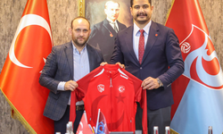 G&uuml;reş Federasyonu Başkanı Taha Akg&uuml;l Trabzonspor'a gitti