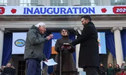 Kur'an-ı Kerim üzerine yemin ederek Mamdani  göreve başladı!