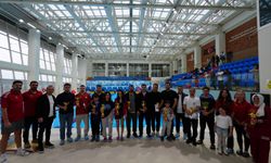 Akçaabat'ta kurtuluş coşkusu havuzda yaşandı!