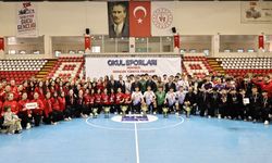 Okul Sporları Gençler Hentbol Türkiye Şampiyonası sona erdi