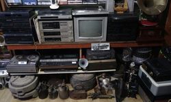 Antika tutkusu ile bodrum katını müzeye çevirdi