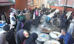 Karadeniz fıkrası gibi mahalle! Bir adımla il değiştirip, bir dakika farkla iftar.. açıyor