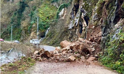 Giresun İl Özel İdaresi heyelanlı yolu ulaşıma açtı