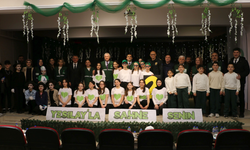 Of'ta bağımlılıkla mücadele temalı müzikli gösteri yarışması düzenlendi!