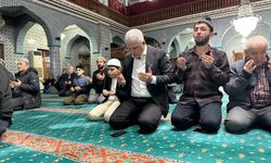 Of'ta Ramazan bereketi ilk teravihle başladı