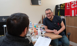 Hastaneden randevu alamayınca doktora taşlama şiir yazdı