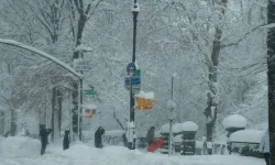 Kar fırtınası hayatı durma noktasına  getirdi