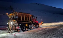 Kara yolu çığ nedeniyle ulaşıma kapatıldı