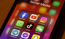 Meta ve YouTube'a  3 milyon dolarlık tazminat cezası