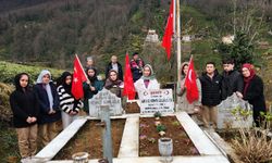 Hayrat'ta öğrenciler şehit mezarlarını ziyaret etti