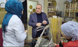 Samsun'da atık kağıtlar sanata dönüşüyor!