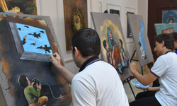 Trabzon'da lise öğrencileri "Savaşın Çocukları" adlı sergi için resim yapıyor