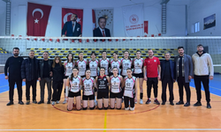 Akçaabat Belediye Voleybol takımı final grubuna kaldı...