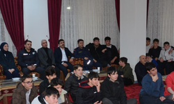 Çaykara Kaymakamı Sapmaz, öğrencilerle iftar yaptı