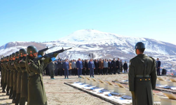 Bayburt'ta Çanakkale Zaferi'nin 111. yılı ve 18 Mart Şehitleri Anma Günü dolayısıyla tören düzenlendi