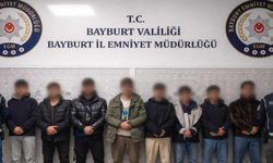 Bayburt’ta 8 düzensiz göçmen ile 3 şüpheli yakalandı