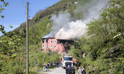Yangında eşyalar küle döndü, Kur’an-ı Kerim zarar görmedi!