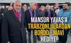 Mansur Yavaş'a, Trabzonlulardan Bordo - Mavi hediye...