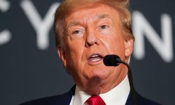 Trump’tan  İran’a uyarı  "Sırada köprüler, elektrik  santralleri var"