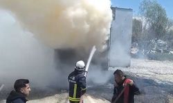 Van'da seyir halindeki tırın dorsesi yandı