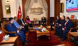 Trabzon’da 23 Nisan’da koltuk çocuklara emanet edildi