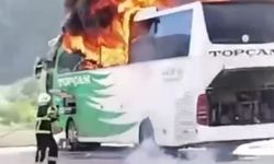 Terminalde yolcu otobüsü alev alev yandı