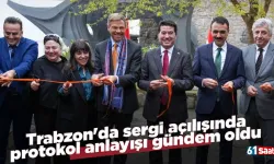 Trabzon'da sergi açılışında protokol anlayışı gündem oldu