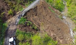 Ordu'da yaşanan heyelan nedeniyle yollarda çökme oluştu