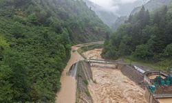 Giresun'da sağanak nedeniyle yol ulaşıma kapatıldı
