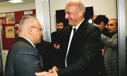 Başkan yardımcısı Özçilingir, muhtarlarla bayramlaştı