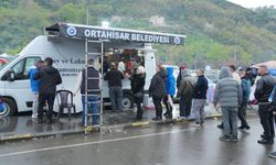 Ortahisar Belediyesi, çay ve lokma ikramıyla taraftarın yanında!