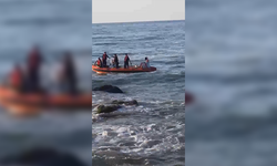 Uyarılara rağmen denize giren genç kayboldu