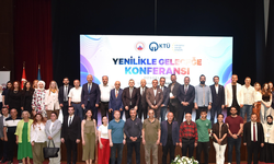 Trabzon'da "Yenilikle Geleceğe Konferansı'nda" yapay zekâ ve e-ihracat anlatıldı