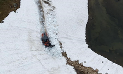 Rize'nin yayla yollarında kar temizleme çalışması devam ediyor