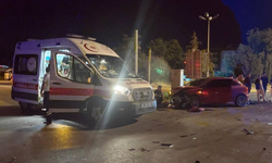 Erzincan’da iki aracın çarpıştığı kazada 2 kişi yaralandı