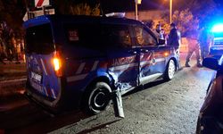 Alkollü sürücü jandarma aracına çarptı, ehliyetine el konuldu
