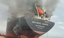 İran: Hürmüz Boğazı tanker trafiğine kapatıldı