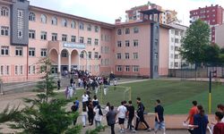Trabzon'da LGS maratonu başladı! Bugün gelecekleri için ter döküyorlar...