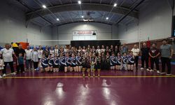 Akçaabat’ta ortaokullar arası voleybol turnuvası tamamlandı