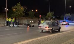 Kontrolden çıkan motosikletli polis direğe çarptı: 1 yaralı