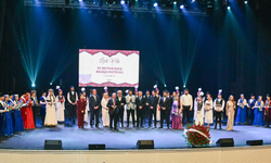 Trabzon Büyükşehir halk oyunları ekibi Azerbaycan'da göz doldurdu